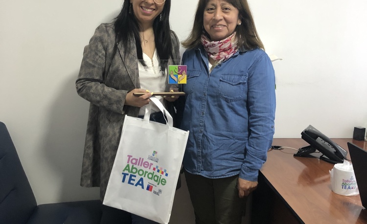 Entrega de Galvanos y Souvenirs a participantes de Talleres. 6 CESFAM PERQUENCO 1