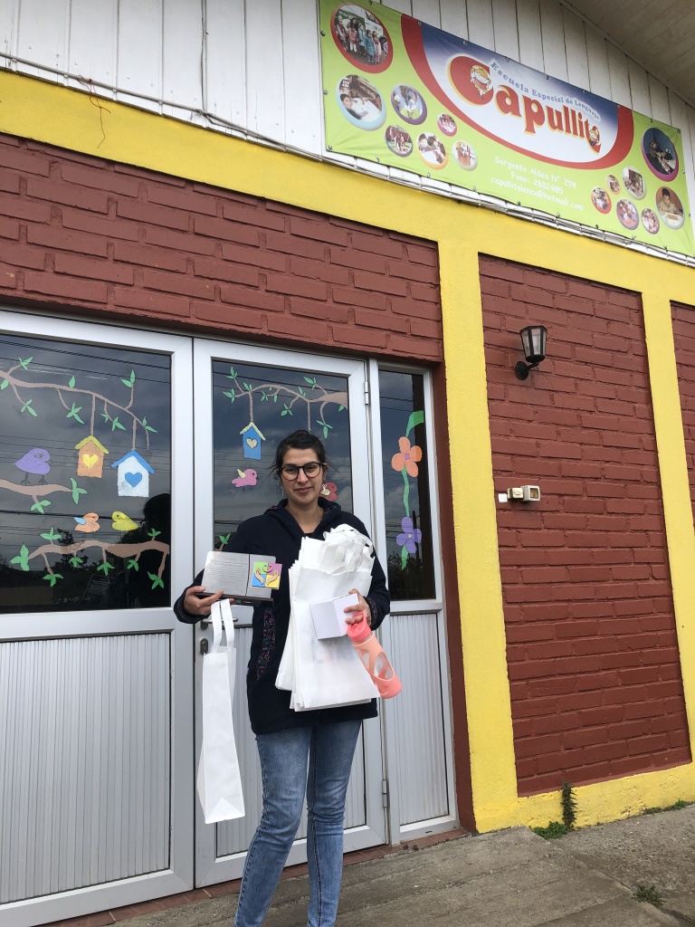 Entrega de Galvanos y Souvenirs a participantes de Talleres. 5 Ecuela lenguaje Capullito Curacautin