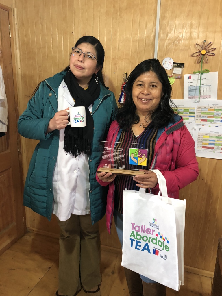 Entrega de Galvanos y Souvenirs a participantes de Talleres. 7 Escuela Nueva 154 CHOLCHOL