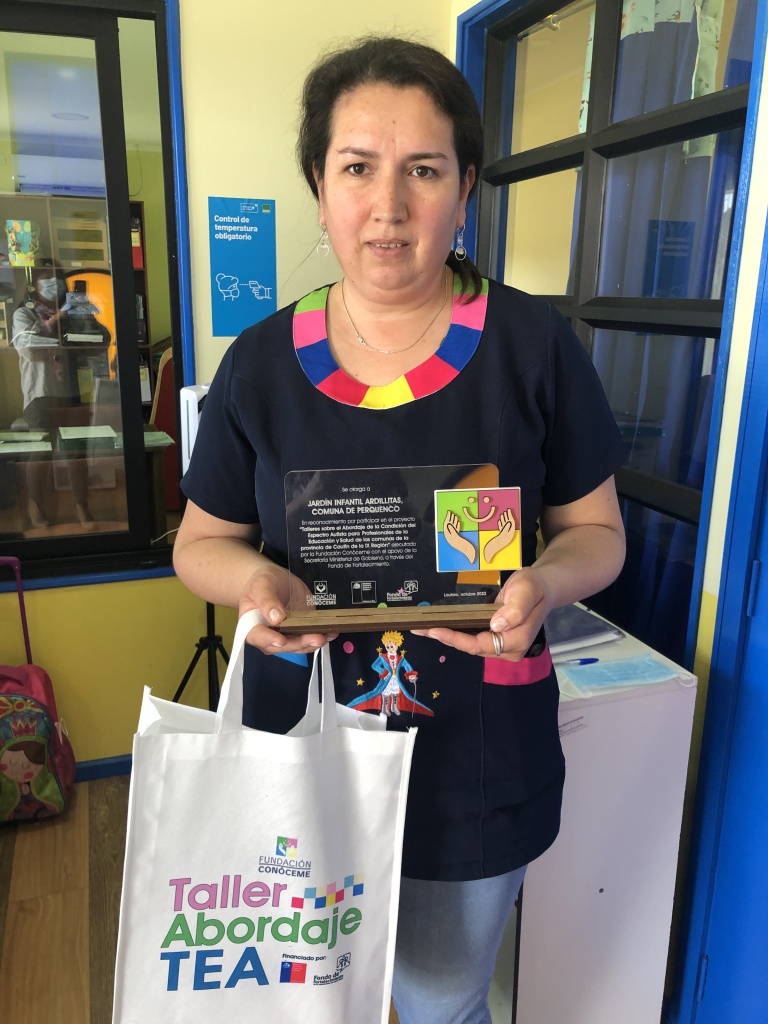 Entrega de Galvanos y Souvenirs a participantes de Talleres. 9 Jardin Ardillitas Perquenco