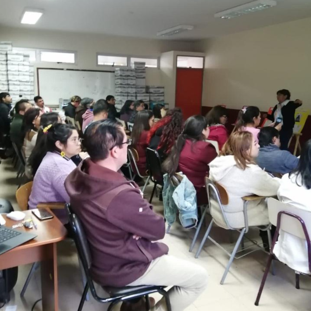Fundación Conóceme realiza charla sobre Ley TEA en Liceo Municipal Isabel Poblete. 2 1