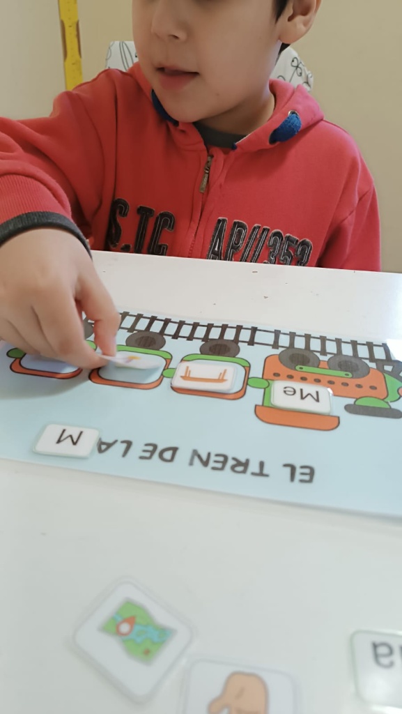 Cierre del Proyecto “Reforzamiento Lúdico y Digital” destaca creatividad y aprendizaje de niños beneficiados 3 reforzamiento lectura